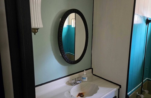 Nevada City Casa | Simple Affordable Room!