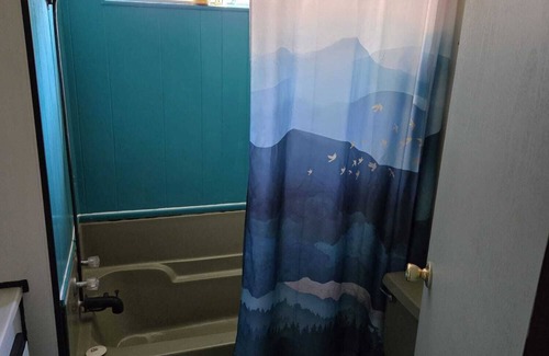 Nevada City Casa | Simple Affordable Room!