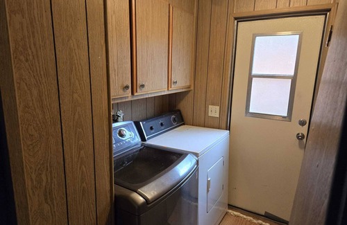 Nevada City Casa | Simple Affordable Room!