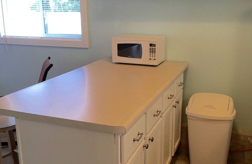 Clear Lake Cabaña | Estudio sencillo y divertido Cottage