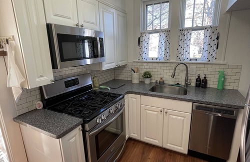 Quincy Casa | Simply Charming Cottage