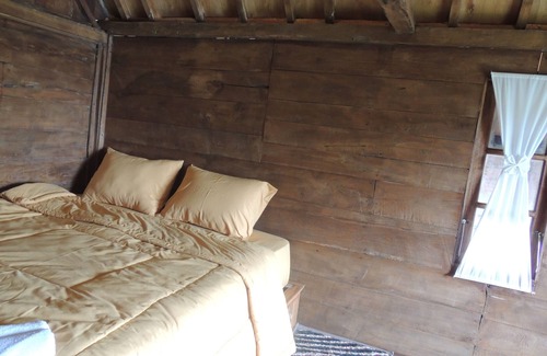 Kertek Casa | Singgasana Villa & Resto