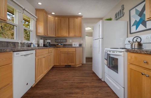 Newberg Casa | Great Deals on Summer Stays!