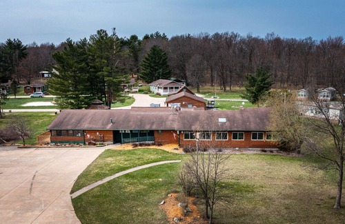 Neillsville Casa | Single space in comfortable resort in Neillsville, Wisconsin locate near Lake Arbutus