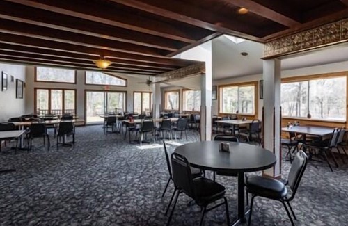 Neillsville Casa | Single space in comfortable resort in Neillsville, Wisconsin locate near Lake Arbutus