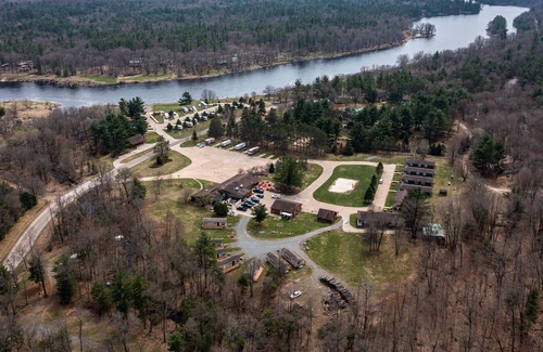 Neillsville Casa | Single space in comfortable resort in Neillsville, Wisconsin locate near Lake Arbutus