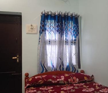 Uttamapalaiyam Hotel | Sixth Star Inn