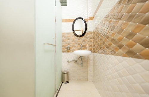 Periamet Hotel | Skb Hotel Grand Days - Fully Vaccinated Staff