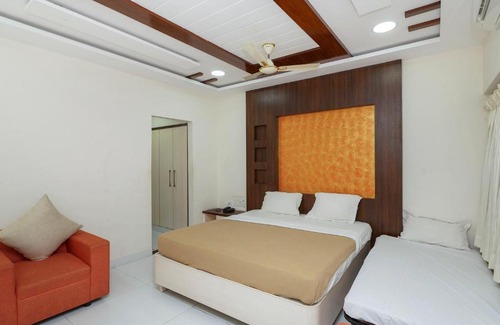 Periamet Hotel | Skb Hotel Grand Days - Fully Vaccinated Staff