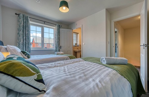 Rugby Casa | Home From Home-Casa-Moderno-Baño Privado