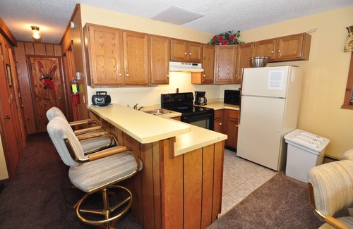 Upson Chalet De Esquí | Ski-in ski-out 3 Bdrm Chalet w sauna on slopes & lake - Sleeps 8