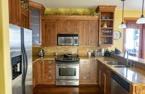 Big White Ski Resort Casa | Reserve ahora para las vacaciones de Navidad 2019/2020! Esquí de entrada / salida, 4 dormitorios, vistas increíbles.