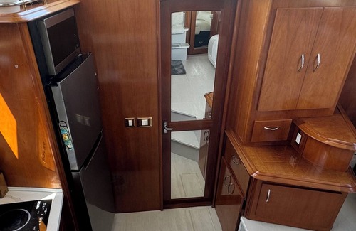 Key West Alquiler De Eote | Skip the Hotel - Stay on the Water aboard a 46 foot Yacht in Key West