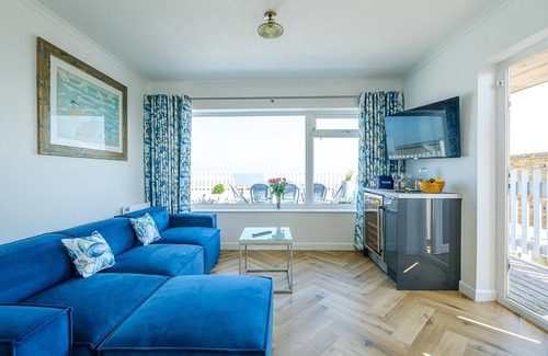 Aldeburgh Cabaña | Skippers Cottage - sleeps 8 guests in 4 bedrooms