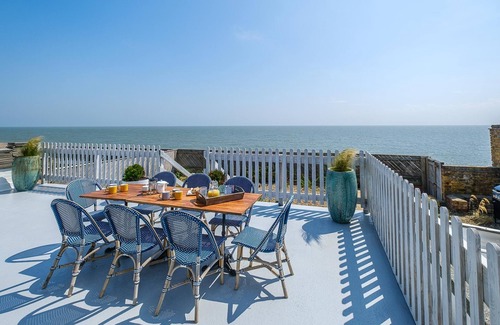 Aldeburgh Cabaña | Skippers Cottage - sleeps 8 guests in 4 bedrooms