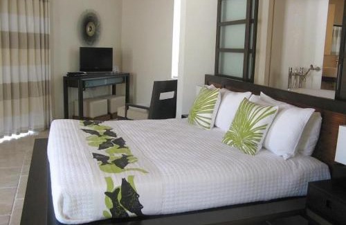 Governor's Harbour Casa | Sky Beach Club Bungalow 2 cabin