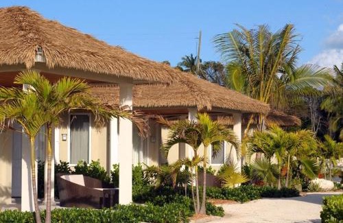 Governor's Harbour Casa | Sky Beach Club Bungalow cabin
