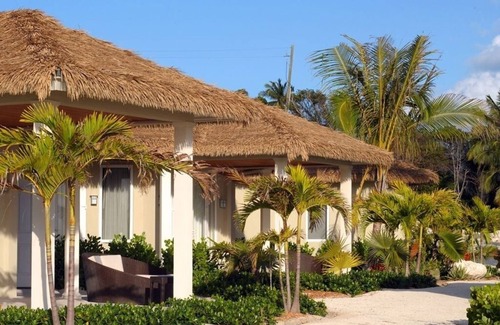 Governor's Harbour Cabina | Sky Beach Club Bungalow 1 Bedroom Cabin