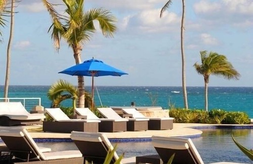 Governor's Harbour Cabina | Sky Beach Club Bungalow 1 Bedroom Cabin