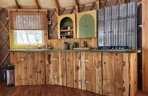 Baddeck Bridge Alquiler De RV | Sky high yurt with amazing view of the river