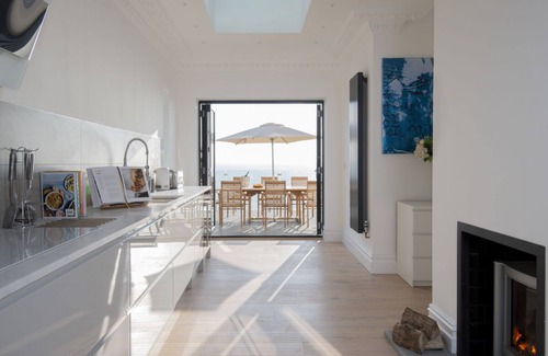 St Leonards-On-Sea Villa | Skyfall - Six Bedroom Villa, Sleeps 14