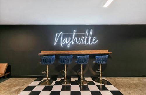 East Nashville Casa | Skyline View With Rooftop Deck