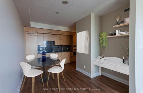 Willowdale Apartamento | Sleek 1BR & Sttudy Condo - CN Tower, Skyline view - North York