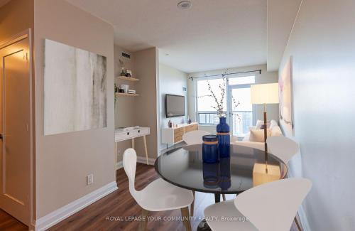 Willowdale Apartamento | Sleek 1BR & Sttudy Condo - CN Tower, Skyline view - North York