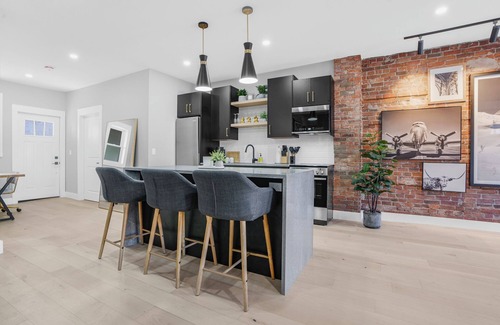 Chatham-Kent Apartamento | Sleek Brand New 1 Bedroom - Downtown Luxury!