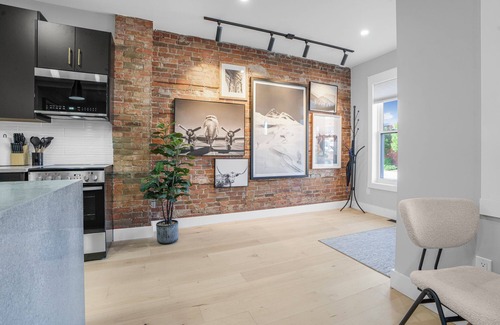 Chatham-Kent Apartamento | Sleek Brand New 1 Bedroom - Downtown Luxury!