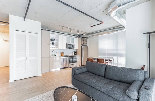 Downtown Cleveland Apartamento | Sleek DT Cleveland Apt at City Club