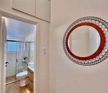 Voula Apartamento | Sleek Studio in Voula Center