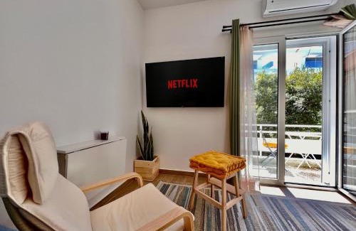 Voula Apartamento | Sleek Studio in Voula Center