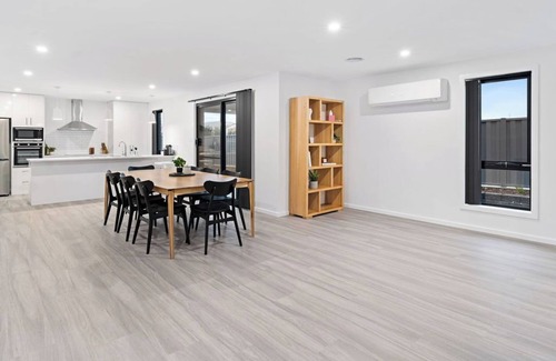 Shorewell Park Casa | Sleek & Stylish Family Retreat in Shorewell Park