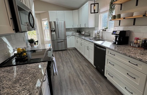 Windsor Casa | Future Legends Home Base + Walk or Bike Everywhere!