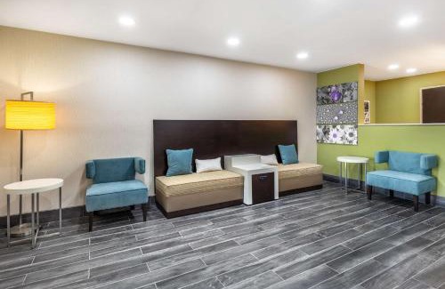 Salina Hotel | Sleep Inn & Suites Salina I-135