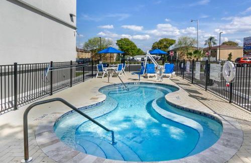 Sun Bay South Hotel | Sleep Inn & Suites Tampa South