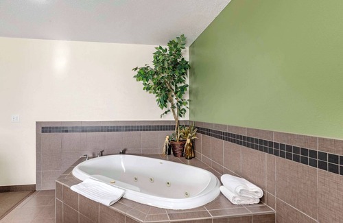 Charles City Hotel | Sleep Inn & Suites