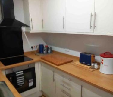 Rhiwbryfdir Casa | Sleeps 10 5 bedroom town house 3 miles from Zip World