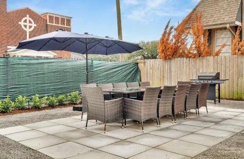 Tulane - Gravier Hotel | Sleeps 24-spacious Suites Near Fq W Pool