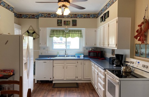 Lake Geneva Casa | Capacidad 35, 13 dormitorios, 7 baños, el centro del lago de Ginebra, 2 casas de la misma propiedad