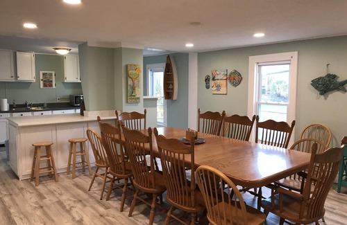 Lake Geneva Casa | Capacidad 35, 13 dormitorios, 7 baños, el centro del lago de Ginebra, 2 casas de la misma propiedad