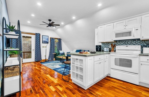 Sunday River Area Chalet De Esquí | Sleeps 4 | Hot Tub | Kitchen | Fire Pit | Grill