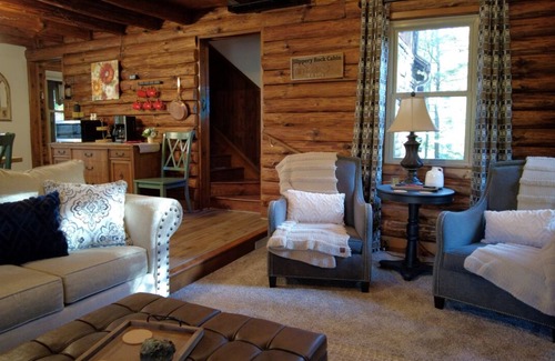 New Castle Cabina | Slippery Rock Cabin on the Creek. Close to McConnell’s Mill & Moraine St. Parks.