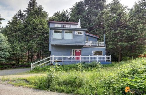 Alyeska Casa | Slopes & Spokes-Alaska with Large HOT TUB