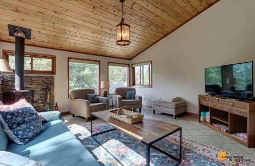 Alyeska Casa | Slopes & Spokes-Alaska with Large HOT TUB