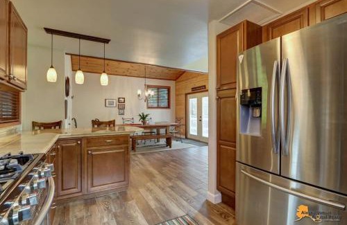 Alyeska Casa | Slopes & Spokes-Alaska with Large HOT TUB