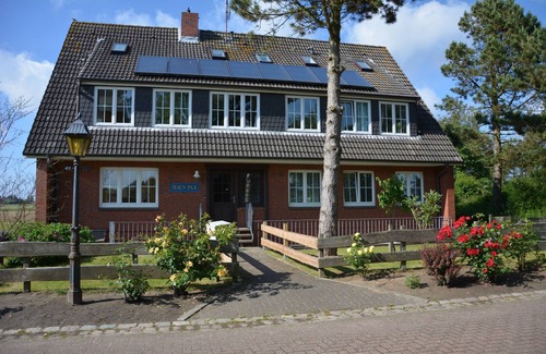 Suddorf Apartamento | Small, bright vacation apartment with a view of the mill