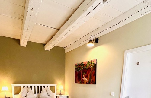 Fehrbellin Cabaña | Small country house with sauna and fireplace on the four-sided courtyard