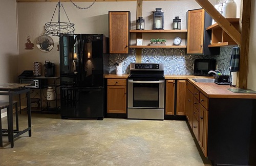 Midway Cabaña | Small Cozy Cottage in the Ozarks close to Bull Shoals and White River